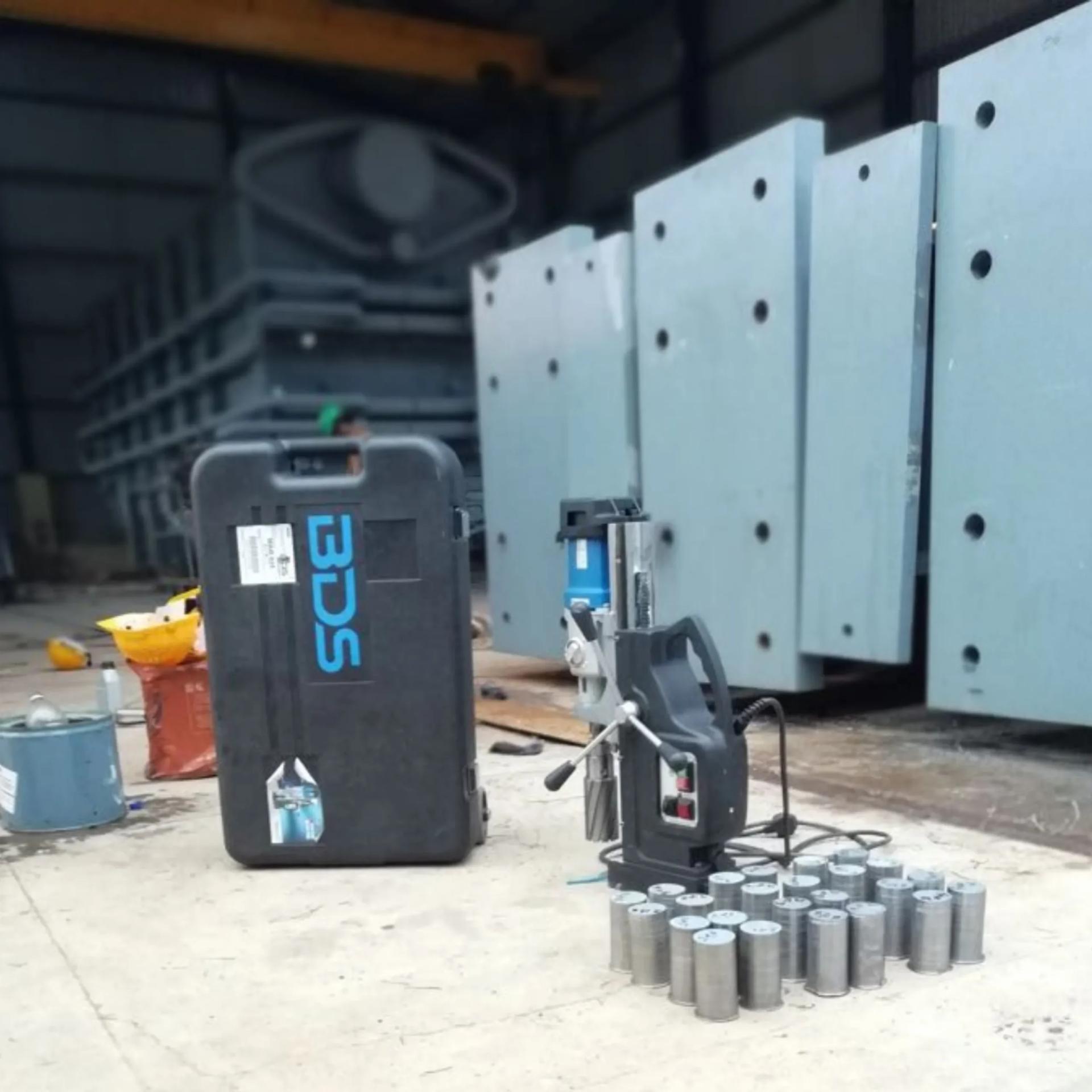 MAB 825