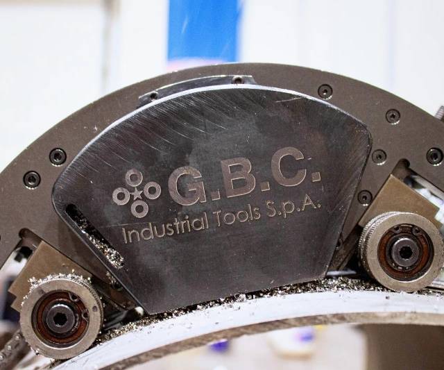 ÖZEL MAKİNE - ZİNCİRLİ BORU KESME MAKİNESİ GBC-TFC 100