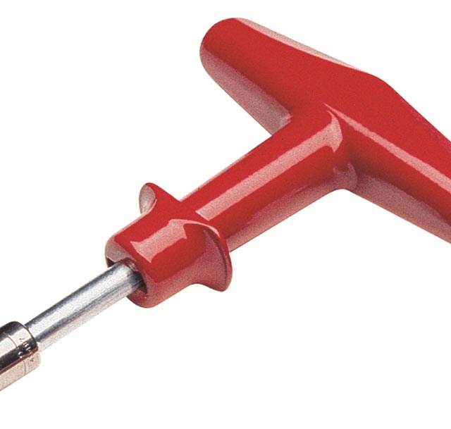 TW38 — Torque Anahtar İçin Döküm Demir Toprak Boru